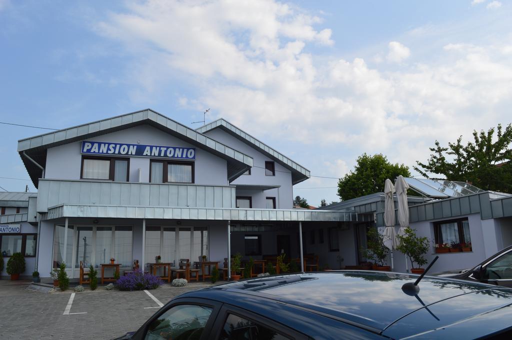 潘松安东尼奥酒店 斯拉沃尼亚布罗德 外观 照片